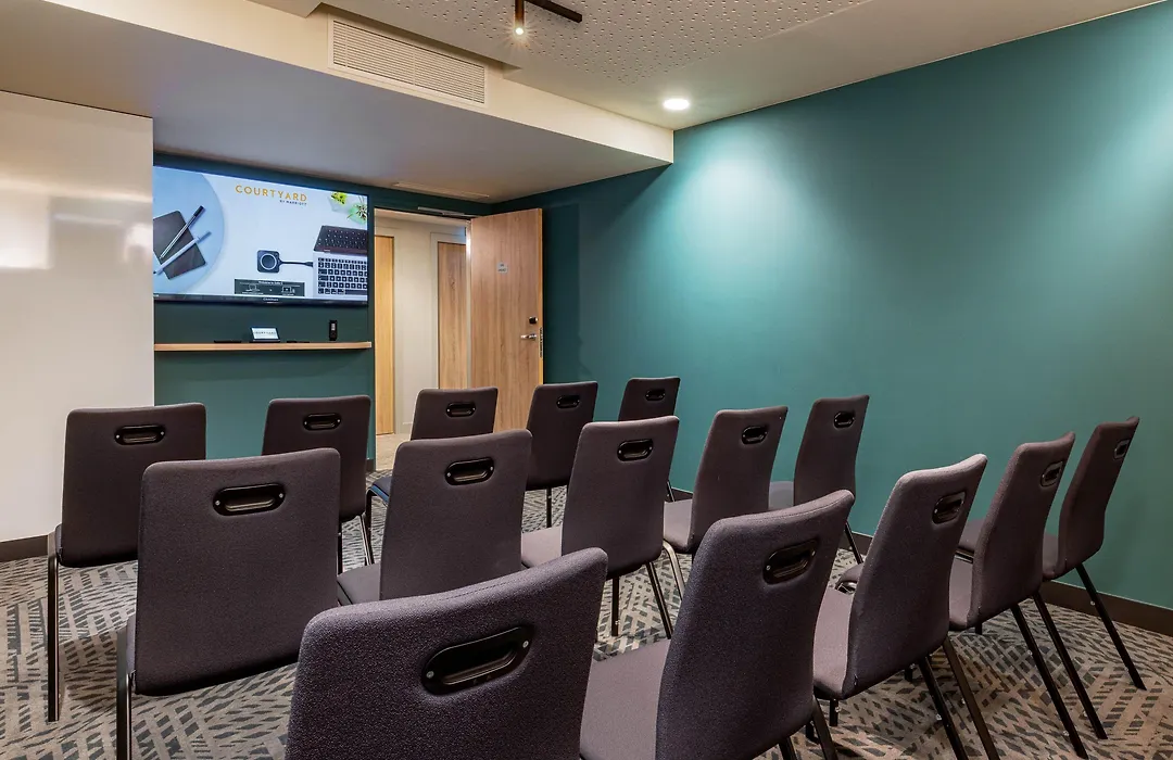 Courtyard By Marriott Paris Charles De Gaulle Central Airport-1