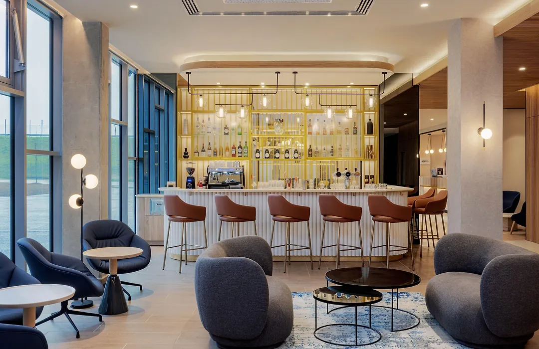 Courtyard By Marriott Paris Charles De Gaulle Central Airport-1