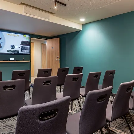 Courtyard By Marriott Paris Charles De Gaulle Central Airport-2